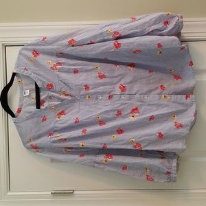 Old Navy button down. In excellent condition